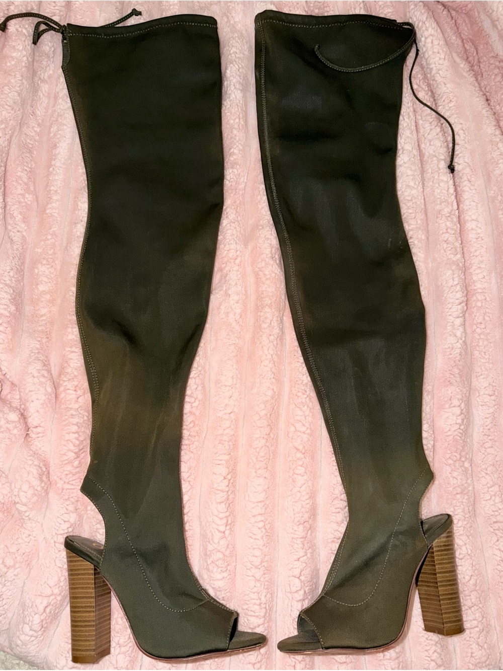 Olive green over-the-knee heeled boots — women’s size 6 🫒